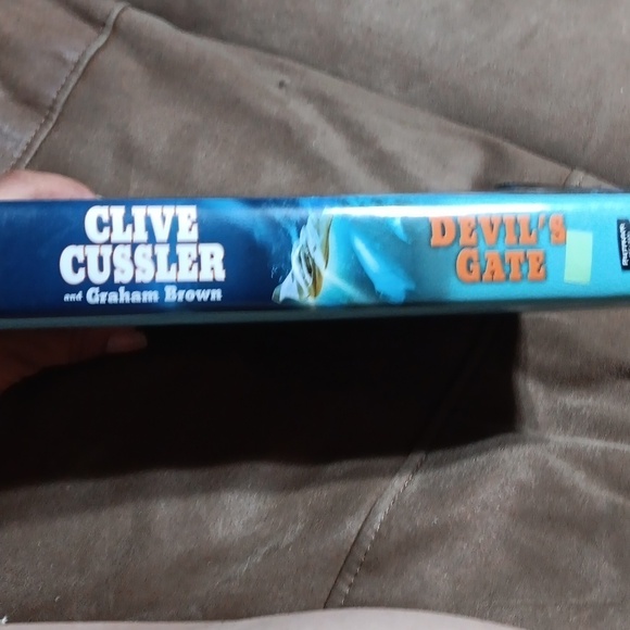 Deevil's gate by clive cussler 'NUMA Files' novel - Picture 2 of 3
